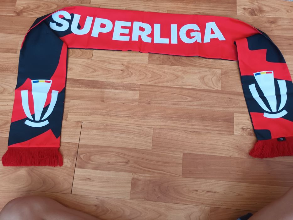 Vând eșarfă superliga colecție 24 25
