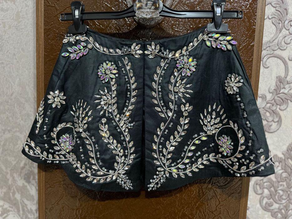 Baska yubka yangi kiyilmagan 70-73sm