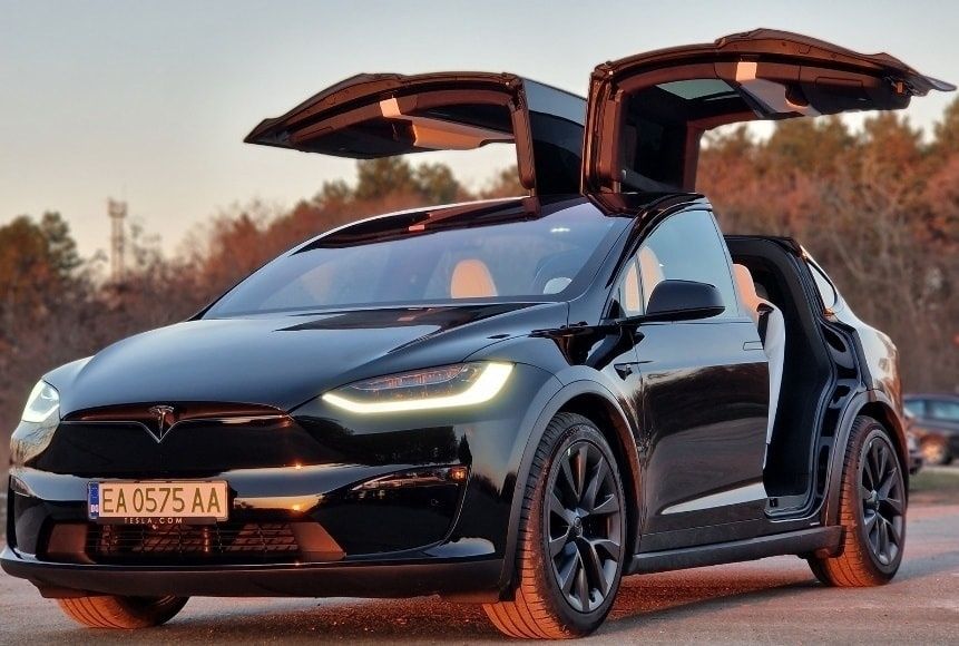 Тесла под наем за сватби и абитуриентски бал