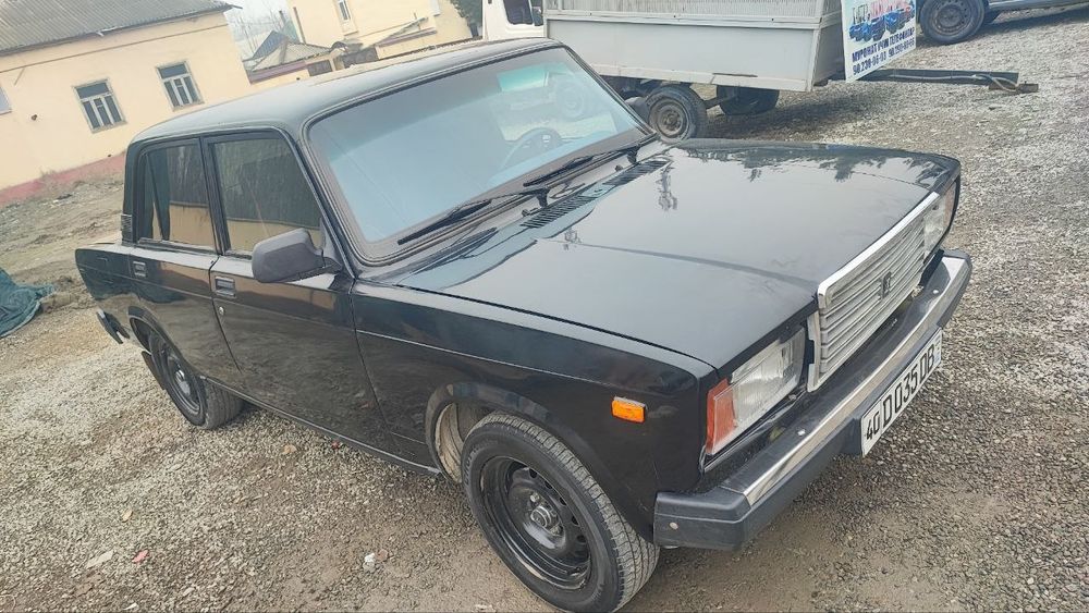 Vaz 2107 sotiladi 1984 yil