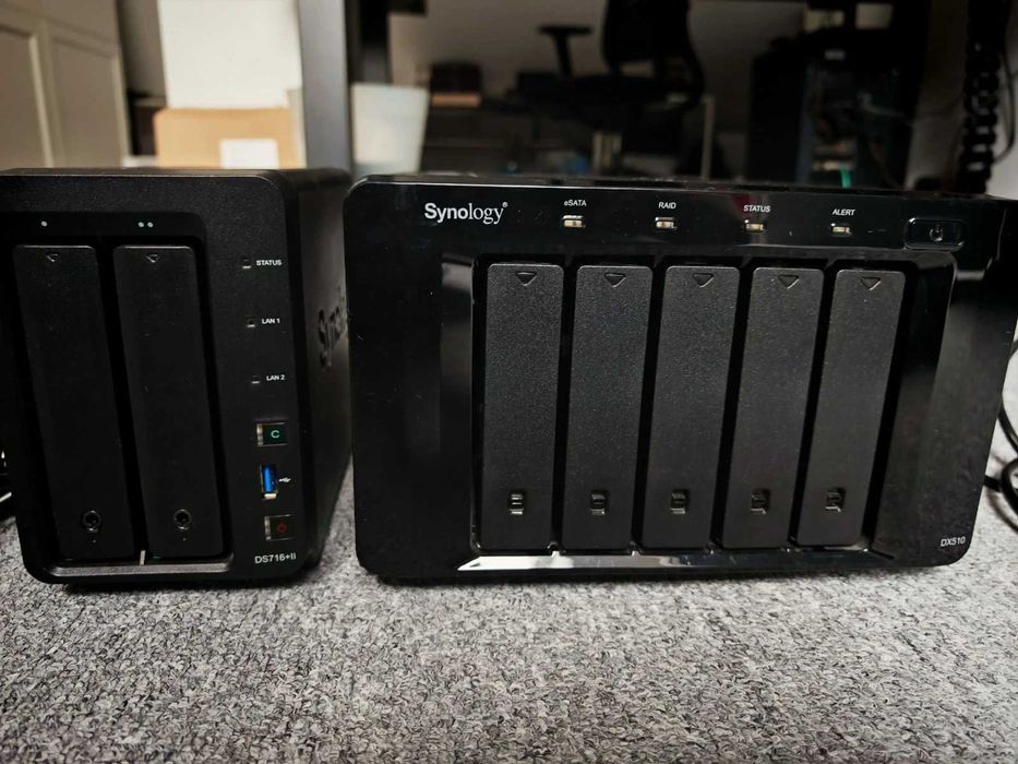 Synology NAS DiskStation DS716+II заедно с 5 дисков експанжън DX510