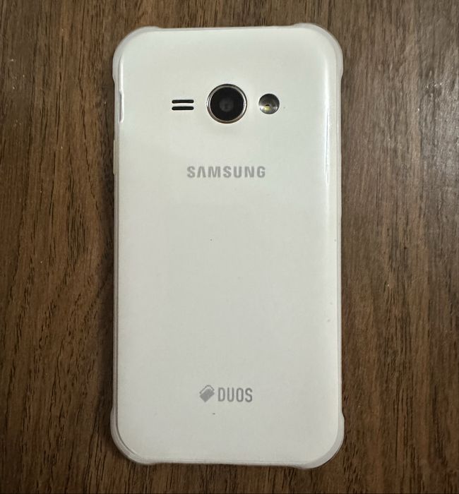 Samsung J1 Ace Duos
