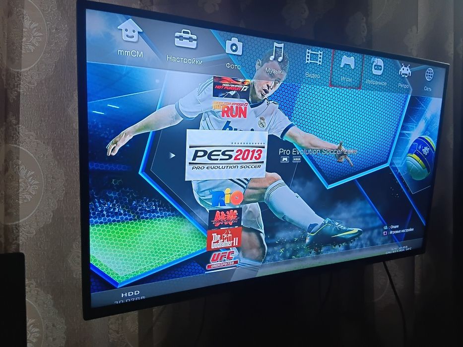 PS3 slim ideal o'yinlarni yozilgan djoystiklari bor