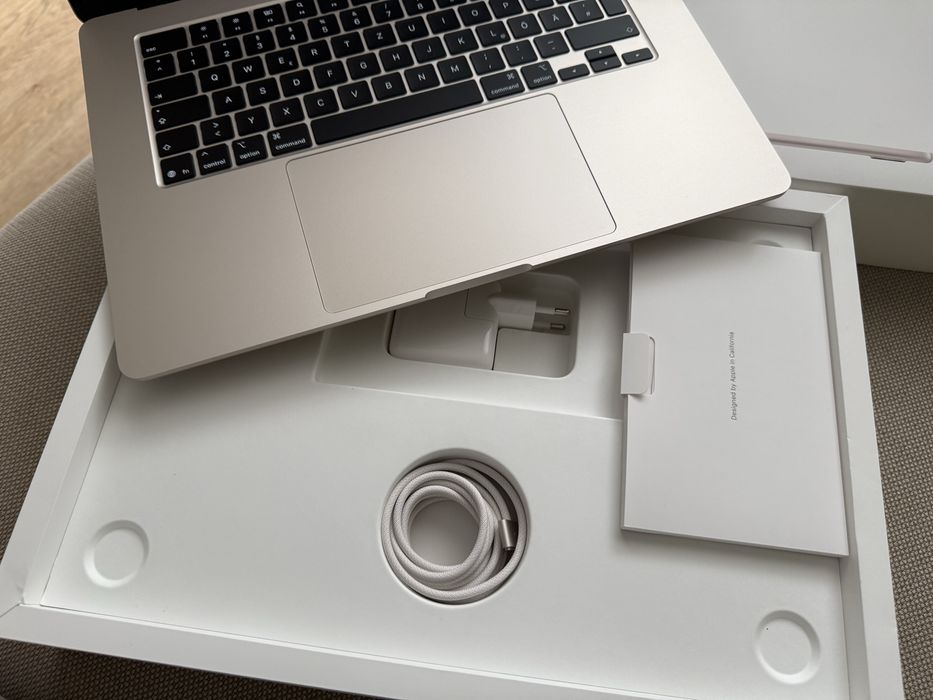 Macbook Air M4 15 inch Starlight GOLD 16 Gb 512 Gb, ca NOU cu Garantie