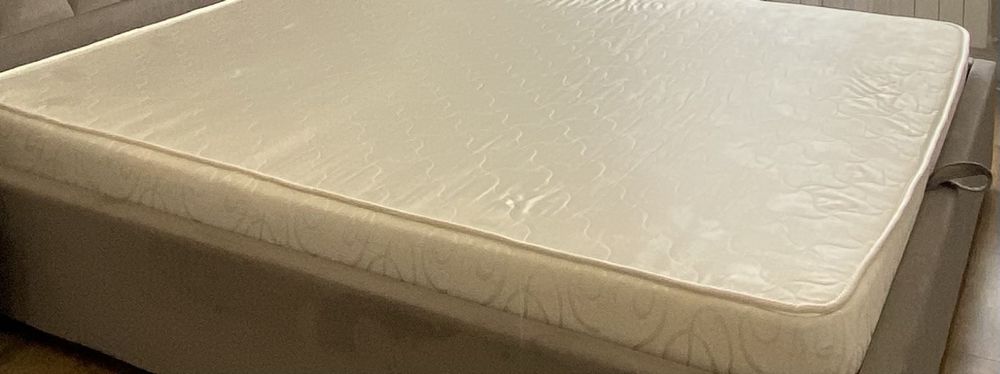 Матрас 200*180 - отдам даром