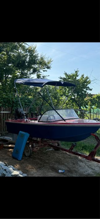 Vand barca cu motor in 20cp in 4 timpi