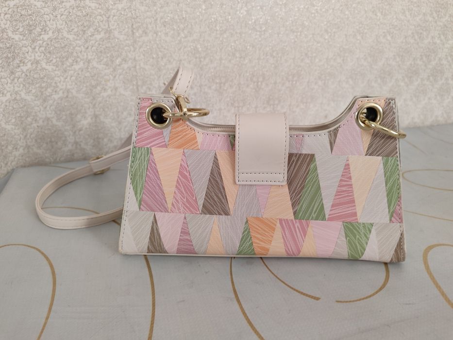 Сумочка очень красивая