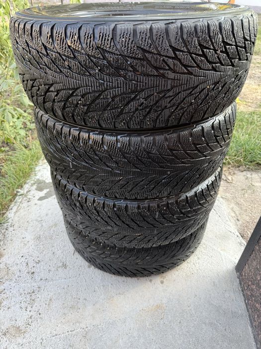 Зимние шины 215/60R16