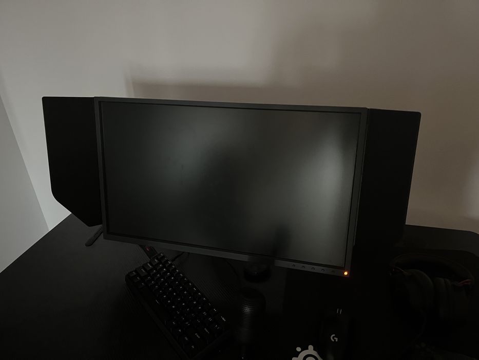 Vand monitor Zowie  xl2546 240hz