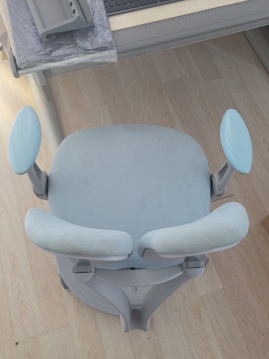 Ергономичен ученически стол