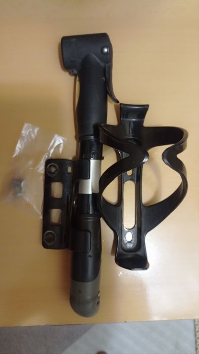 Велонасос с держателем бутылки