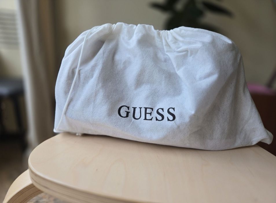 Сумка кроссбоди Guess