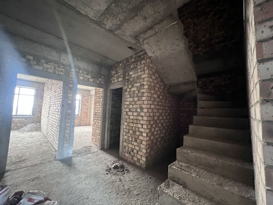 Продается двух этажный пентхаус 174 м2 на улице Баку 89 Яшнабаде.