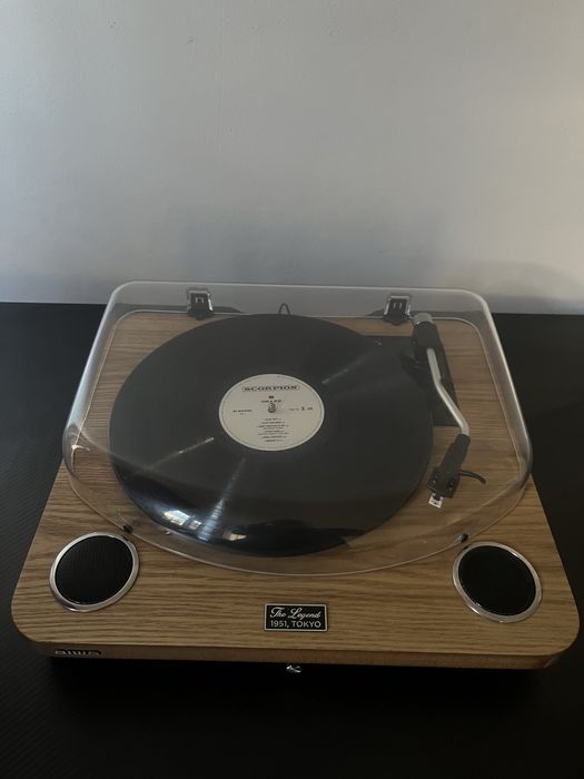 Грамофон Aiwa GBTUR-120WDMKIII + плочи