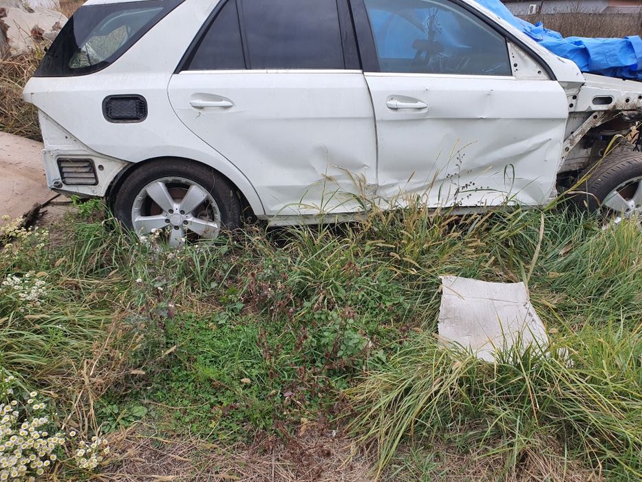 Mercedes ml 3.0 2013 pentru dezmembrări