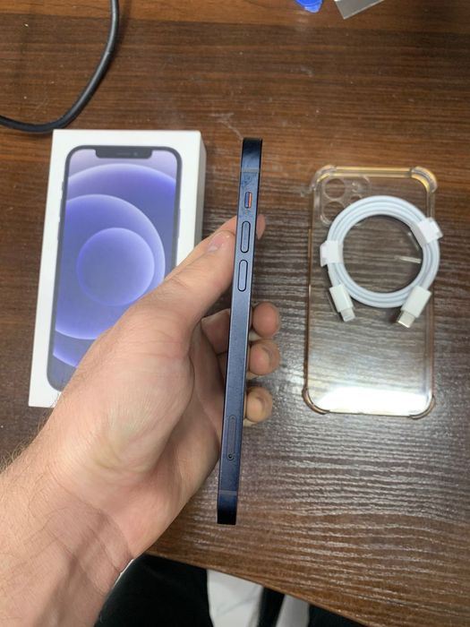 Айфон 12 в отличном состоянии