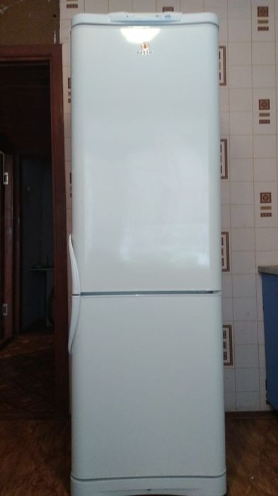 Продам холодильник Индезит