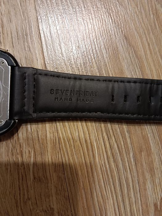 Продам часы sevenfriday