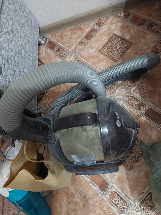 Продам пылесос lg не рабочий