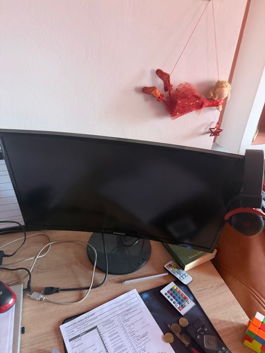 De vânzare scaun gaming Marvin, TV Android Philips 55, monitor curbat Samsung 17, pick Sony, soundbar Sony