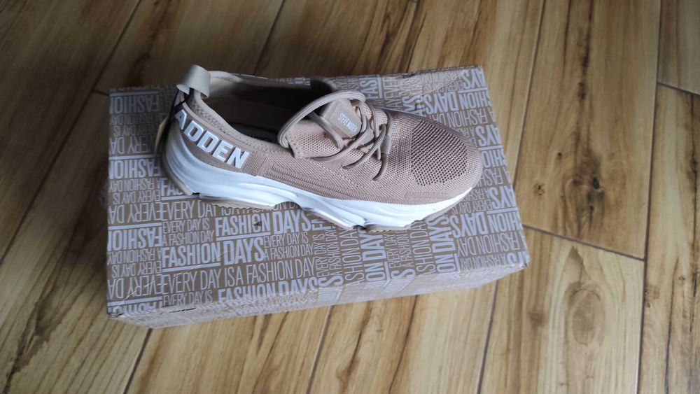Маратонки Steve Madden