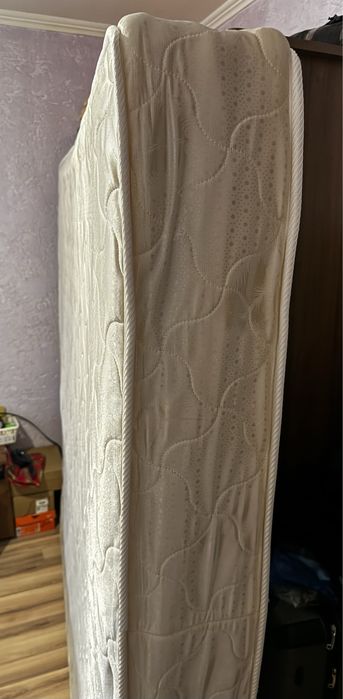 Матрас б/у в хорошем состоянии