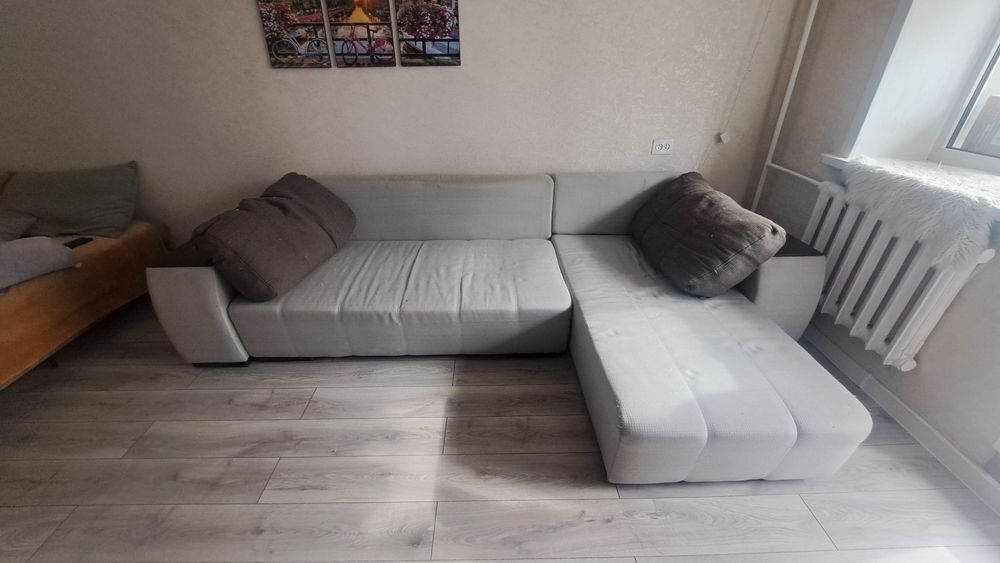 Диван отличный 3х1.8 угловой