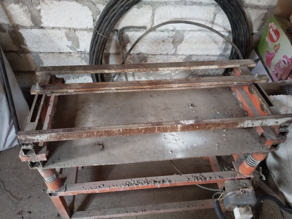 Вибростол, расформовка и формы