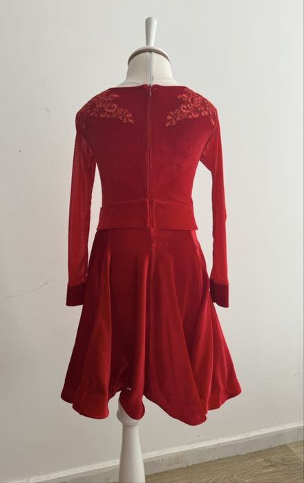 Рокля за спортни танци