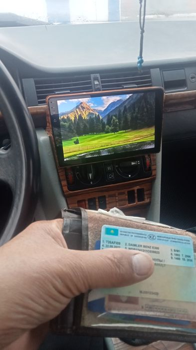 DAIMLER  BENZ  E 300    090 ⁰⁹ кар