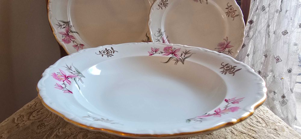 Бохемия Чехословакия– сервиз за хранене, костен порцелан, 17части