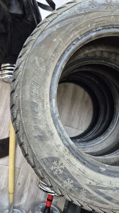 Продам шины летние и зимние.
