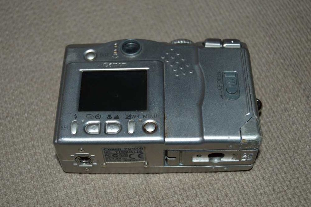 Camera foto Canon Ixus 300 - set complet