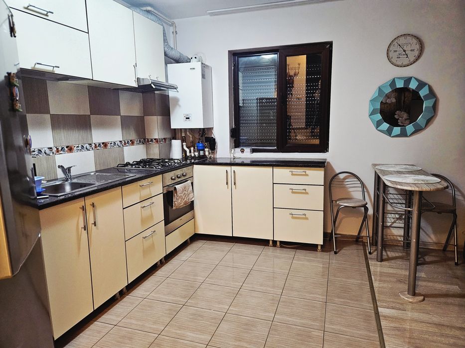 Proprietar, închiriez apartament 2 camere.