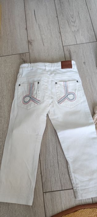 Лот 98 бели дънки, тънко яке, къси панталони