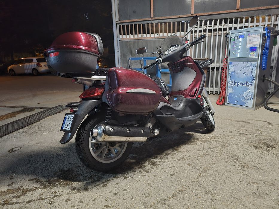 Piaggio Beverly 400ie, 41.000km, Topcase + 2 Sidecase