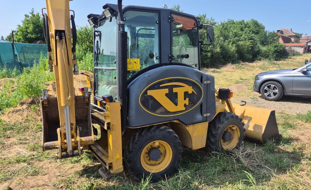 Mini buldoexcavator Venieri 1.3 B