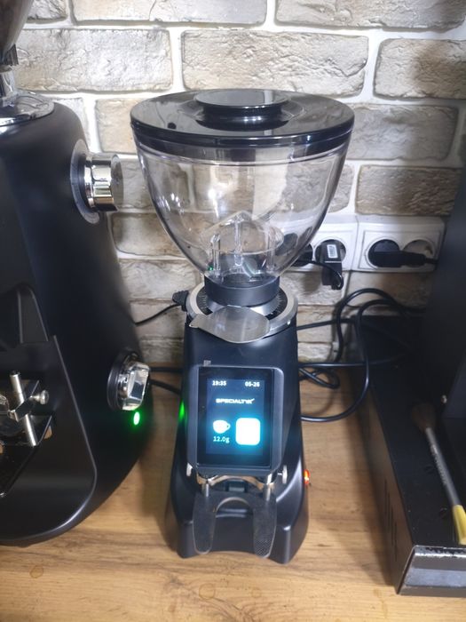Кофемолка SpecialtyX F64 mini GBW scale с весами.