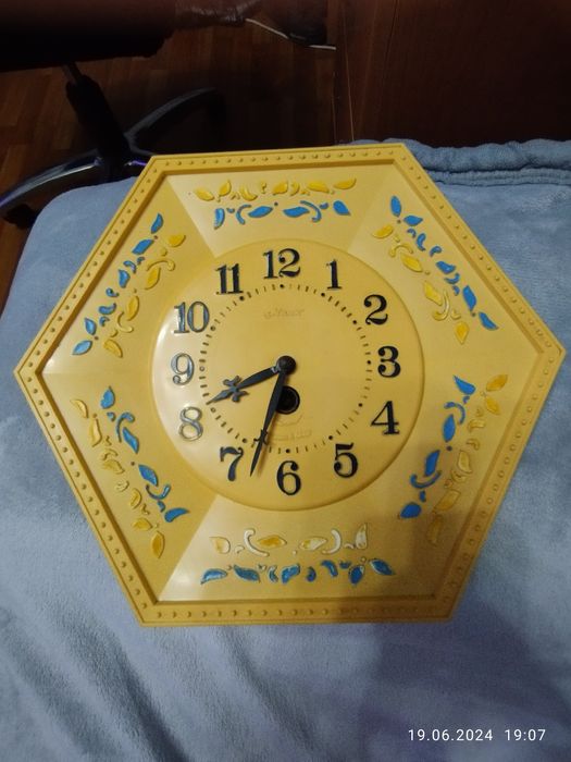 Часы Маяк , Весна механические