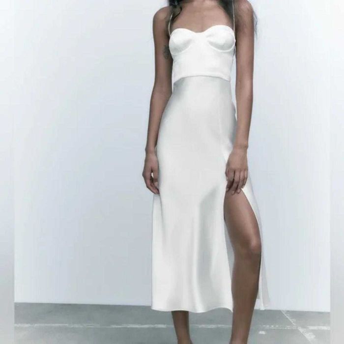 Rochie midi Zara cu decolteu în formă de inimă și bretele reglabile