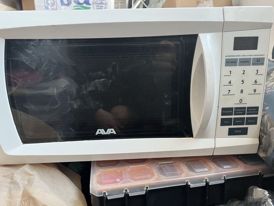 НЕ РАБОТАЕТ!!!Продам микроволновку 5000