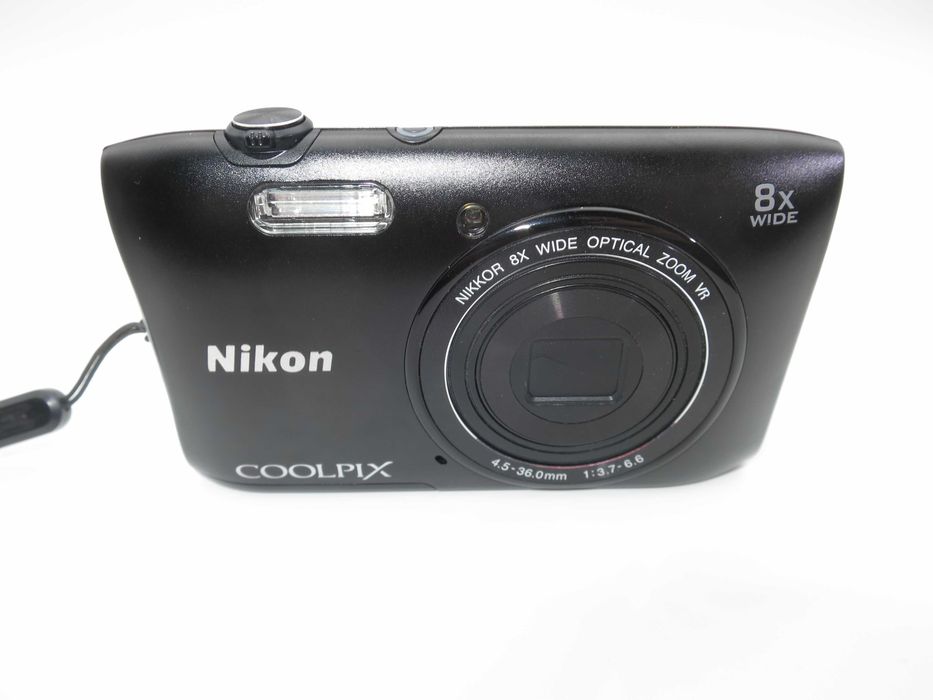 Nikon Coolpix S3600 ултра компактен цифров фотоапарат, дигиална камера в черен цвят 20 MP и 8х оптичен зум, като НОВА, комплект, работи перфектно