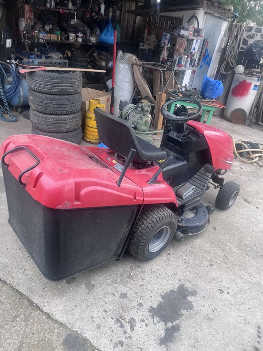 vand tractoras de taiat iarba