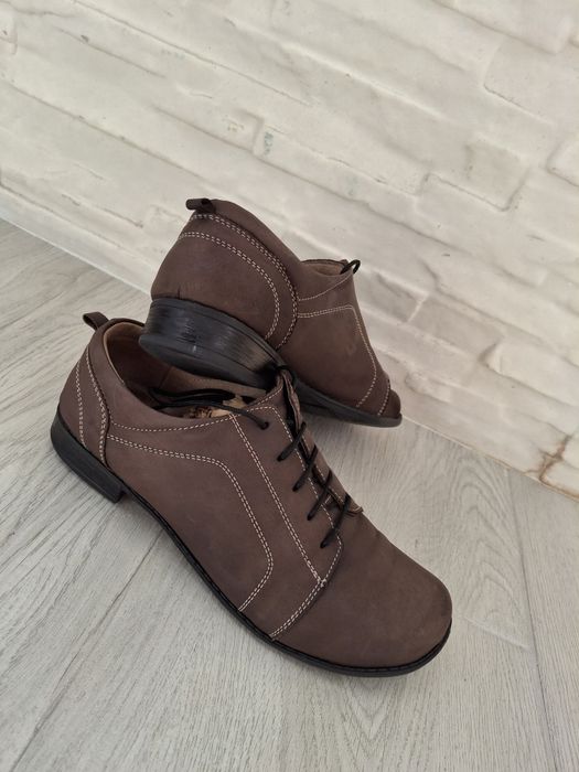 Pantofi damă din piele naturală, marimea 38 in stare foarte bună
