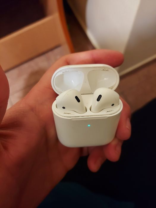 IPhone 7 ca și noua baterie 96%      .și căștile IPhone noi