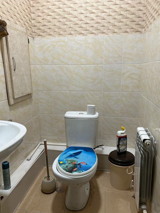 3 xona SERGELI SPUTNIK  1 etaj tortsevoy uy sotiladi