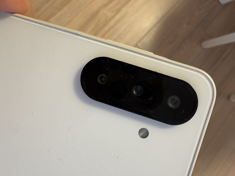 Бял почти нов Телефон Samsung A26