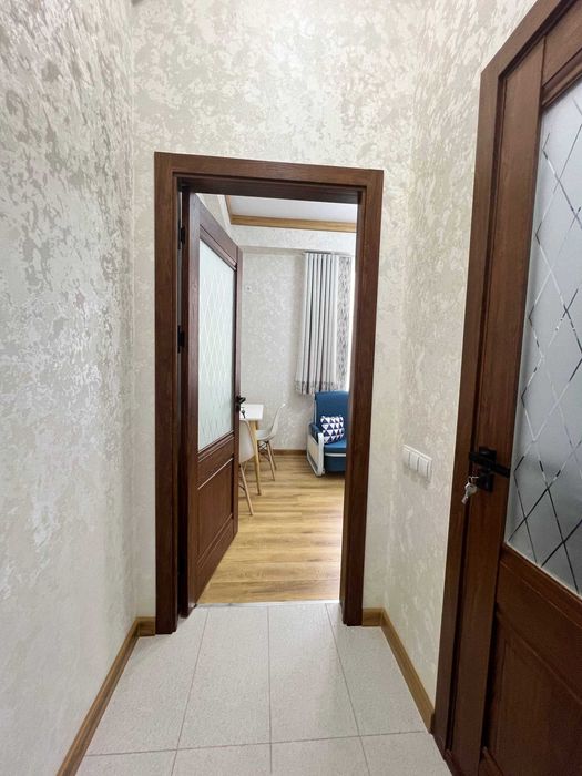 Янги тайёр евроремонтли мебел жихозлари билан 1 хона квартиралар 24000