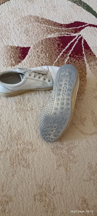 Продам красовки ECCO