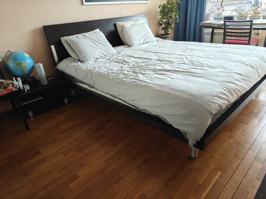 Комплект от масивна дървесина спалня 180х200см с 2 бр нощни шкафчета